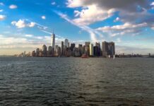 TRAGEDIA EN NUEVA YORK: DOS MUERTES TRAS EL VUELCO DE UNA LANCHA CERCA DE LA ESTATUA DE LA LIBERTAD Nueva York - Mahattan, la isla mágica