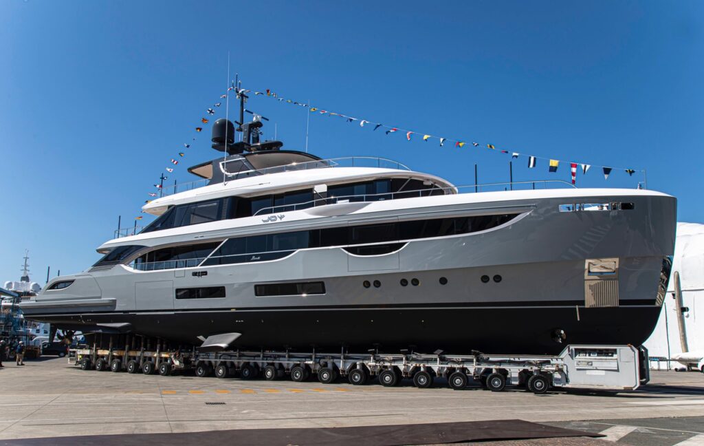 Superyate Joy Benetti (2)