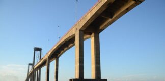 VIDEO – DETERIORO Y ABANDONO: MUESTRAN LAS ESTRUCTURAS DEL PUENTE CHACO – CORRIENTES VISTO DESDE EL PARANÁ