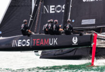 INEOS TEAM UK Y EMIRATES TEAM NZ AVANZAN EN AC37
