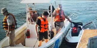 MISIONES – AUXILIO EN EL RÍO PARANÁ: IBAN EN UNA MOTO DE AGUA Y EMPEZÓ A HUNDIRSE