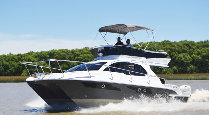 VIDEO – CATAMARÁN RAGAZZA POWERCAT 950 FLY, PRESENTACIÓN Y TEST EN ESLORAS TV