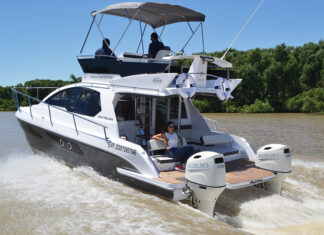 HOY EN ESLORAS PRESENTAMOS EL RAGAZZA POWERCAT 950 FLY