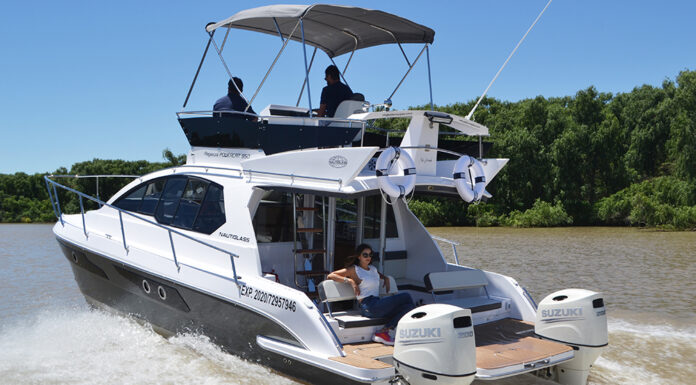 VIDEO – NUEVO CATAMARÁN RAGAZZA POWER CAT 950 FLY DE NAUTIGLASS