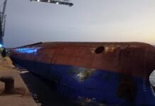 ESPAÑA – VUELCA UN BARCO EN EL PUERTO DE CASTELLÓN: DOS DESAPARECIDOS Y TRES HERIDOS