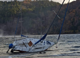 VIDEO – FUERTES RÁFAGAS DE VIENTO ARRASTRAN A VELEROS EN EL LAGO LACAR