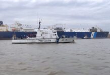 INGRESÓ UN BUQUE DE GRAN PORTE EN BAHÍA BLANCA: AMPLIO OPERATIVO DE PREFECTURA