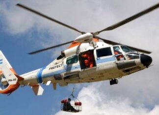 VIDEO- DRAMÁTICO RESCATE EN EL MAR: PREFECTURA AEROEVACUÓ A UN TRIPULANTE DE UN BARCO PESQUERO