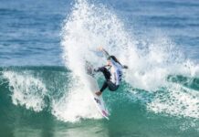 CUATRO SURFISTAS ARGENTINOS SE INSTALARON EN LA TERCERA RONDA