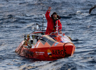 COMO CRUZAR EL PACÍFICO EN SOLITARIO EN UN CATAMARÁN ELÉCTRICO