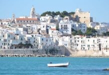 VIDEO – NAVEGACIÓN POR VIESTE, UNO DE LOS PUEBLOS “BLANCOS” EN EL ADRIÁTICO ITALIANO