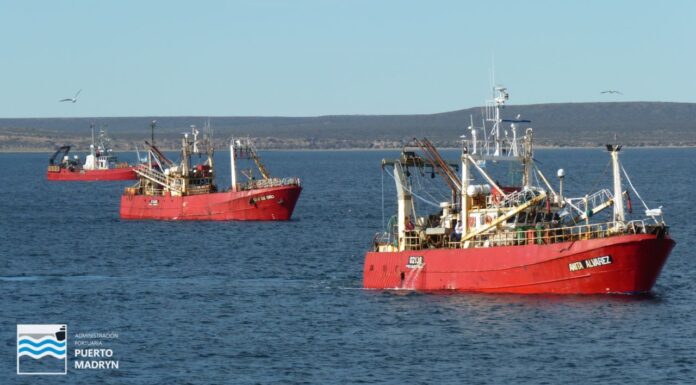 TRES BARCOS EN CUARENTENA EN LA RADA DE PUERTO MADRYN