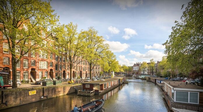 ÁMSTERDAM: LOS BARCOS ELÉCTRICOS Y SIN CONDUCTOR REDUCIRÁN EL TRÁFICO EN LOS CANALES