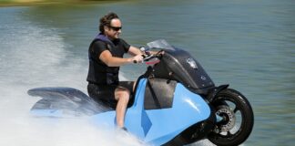 VIDEO – ASÍ ES LA SORPRENDENTE MOTO ANFIBIA QUE NAVEGA Y RUEDA EN TIERRA