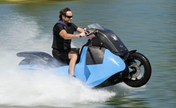 VIDEO – ASÍ ES LA SORPRENDENTE MOTO ANFIBIA QUE NAVEGA Y RUEDA EN TIERRA