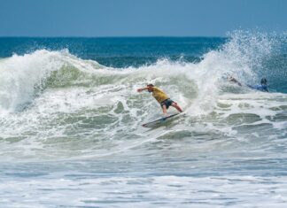 SURF – MUY BUENA LABOR DE USUNA Y GUNDESEN PARA SEGUIR EN CARRERA