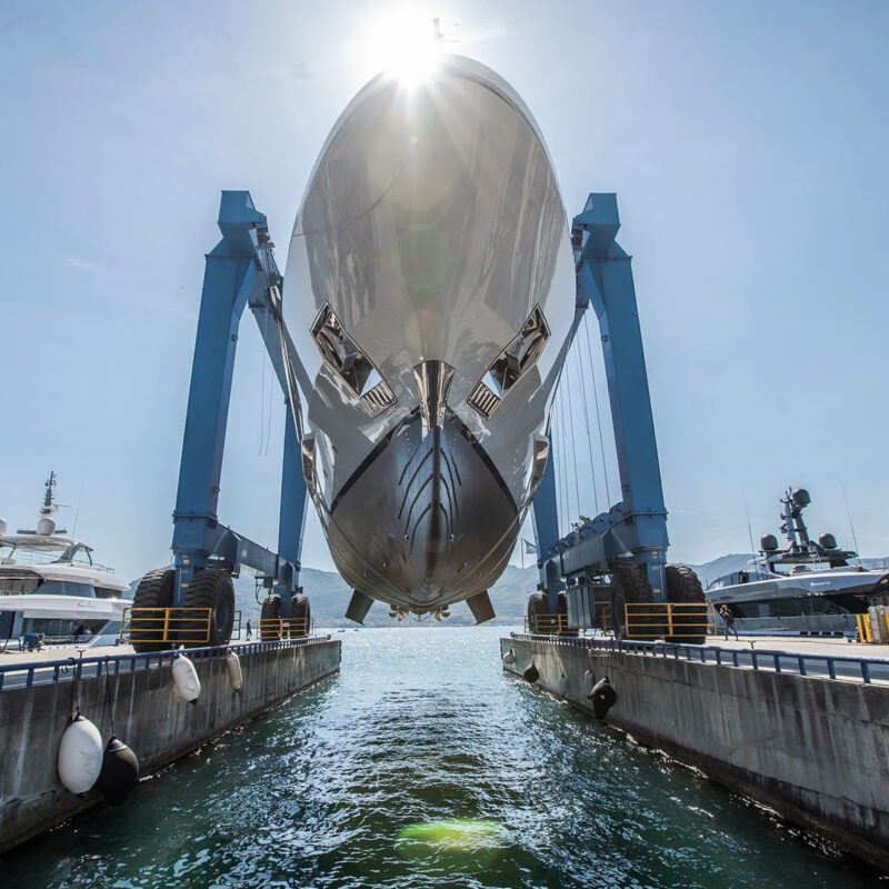 ᐈ BAGLIETTO ANUNCIA EL LANZAMIENTO DEL YATE A MOTOR LION DE 48 METROS