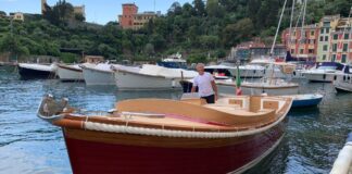 EL PRIMER CORVETTA 24 DE 2021 LANZADO DESDE EL ASTILLERO MUSSINI EN PORTOFINO