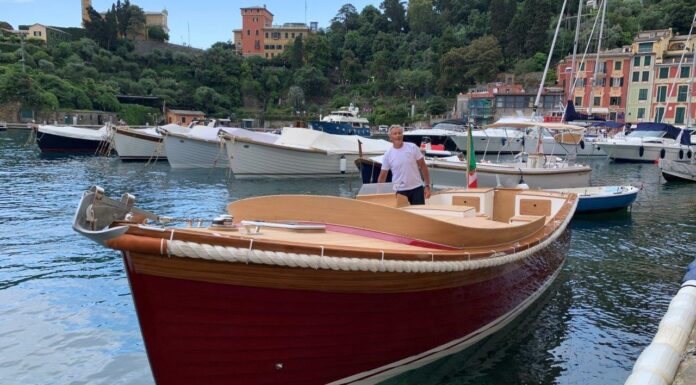 EL PRIMER CORVETTA 24 DE 2021 LANZADO DESDE EL ASTILLERO MUSSINI EN PORTOFINO