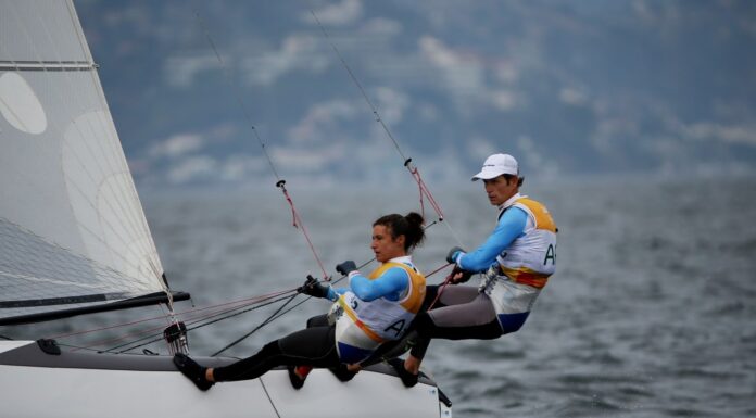 LANGE – CARRANZA SAROLI, LOS “ABANDERADOS” DE LA NUTRIDA DELEGACIÓN DE VELA EN TOKIO