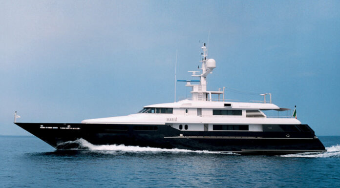 SE ALQUILA EL PRIMER YATE DE LUJO DE GIORGIO ARMANI POR 225.000 EUROS SEMANALES