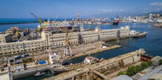 DOS “BARCOS FANTASMAS” ABANDONADOS DURANTE AÑOS EN EL PUERTO DE GÉNOVA FINALMENTE SERÁN DESGUAZADOS