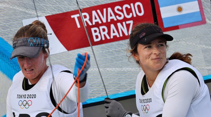 JUEGOS OLÍMPICOS – TRAVASCIO Y BRANZ GANARON SU SEGUNDA REGATA Y LLEGAN AL 6º PUESTO EN LA CLASE 49erFX DE YACHTING
