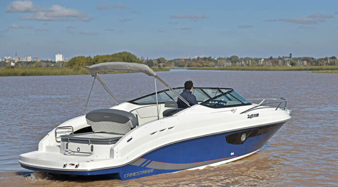 HOY EN ESLORAS PROBAMOS Y PRESENTAMOS LA CANESTRARI 245 EXPRESS CRUISER
