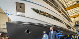 LA PRINCESA ANA DEL REINO UNIDO VISITÓ PRINCESS YACHTS