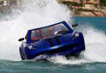 ASI ES EL INSÓLITO COCHE QUE NAVEGA Y SE CONDUCE COMO UNA MOTO DE AGUA