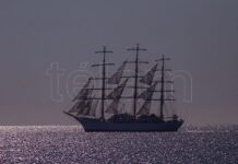 LA FRAGATA LIBERTAD LLEGÓ AYER A MAR DEL PLATA Y PERMANECERÁ DURANTE TODO EL DÍA FONDEADA EN EL MAR