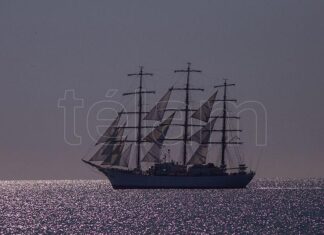 LA FRAGATA LIBERTAD LLEGÓ AYER A MAR DEL PLATA Y PERMANECERÁ DURANTE TODO EL DÍA FONDEADA EN EL MAR