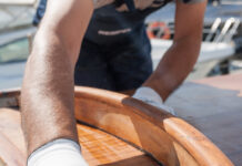 CÓMO BARNIZAR EL BARCO