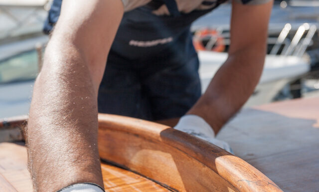 CÓMO BARNIZAR EL BARCO