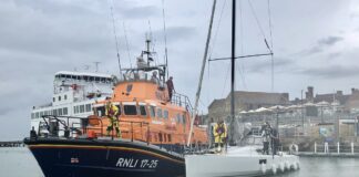 REINO UNIDO: UN VELERO FUE ALCANZADO POR UN RAYO EN LA ISLA DE WIGHT