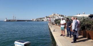 ESPAÑA: LOS PUERTOS DEPORTIVOS DE IBIZA Y MALLORCA EMPLEAN UN ROBOT ECOLÓGICO DE LIMPIEZA DE AGUA