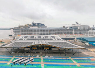 INGLATERRA: LA NUEVA TERMINAL DE CRUCEROS DE SOUTHAMPTON RECIBIÓ EL PRIMER BARCO