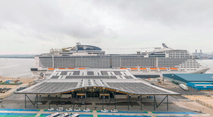 INGLATERRA: LA NUEVA TERMINAL DE CRUCEROS DE SOUTHAMPTON RECIBIÓ EL PRIMER BARCO