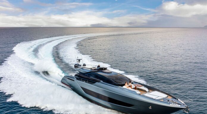 EL RIVA 88 ‘FOLGORE NOMBRADO “MEJOR SERIE NUEVA” EN LOS PREMIOS INTERNACIONALES DE DISEÑO E INNOVACIÓN DE BARCOS