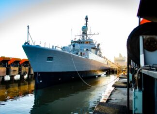 SE HIZO ENTREGA A LA ARMADA DEL PRIMER BUQUE REPARADO EN EL ASTILLERO TANDANOR CON EL FONDEF