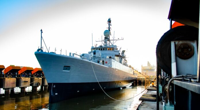 SE HIZO ENTREGA A LA ARMADA DEL PRIMER BUQUE REPARADO EN EL ASTILLERO TANDANOR CON EL FONDEF