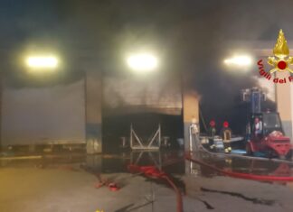 INCENDIO EN EL CLUB NÁUTICO ITALIANO DE GÉNOVA