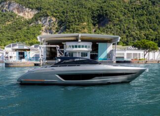 RIVA LANZA EL NUEVO YATE INSIGNIA