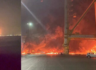 VIDEO- SE EXTINGUE EL INCENDIO DE UN BARCO DESPUÉS DE UNA EXPLOSIÓN DE CONTENEDORES EN DUBAI