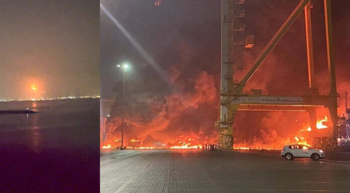 VIDEO- SE EXTINGUE EL INCENDIO DE UN BARCO DESPUÉS DE UNA EXPLOSIÓN DE CONTENEDORES EN DUBAI