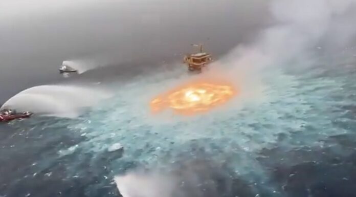 AFIRMAN QUE NO HAY DAÑOS AMBIENTALES POR EL INCENDIO DEL “OJO DE FUEGO” EN EL GOLFO DE MÉXICO