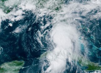 LOS PUERTOS DE LA COSTA DEL GOLFO DE FLORIDA PREPARADOS PARA LA TORMENTA TROPICAL “ELSA”
