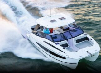 EL AQUILA 32 SPORT ALCANZA NUEVOS ESTÁNDARES CON LAS MUJERES NAVEGANTES