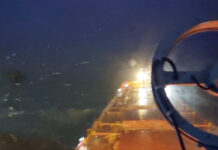 VIDEO – ASÍ SE VIVÍA ANOCHE LA SUDESTADA EN EL RÍO DE LA PLATA DESDE UN BULK CARRIER DE 229 METROS DE ESLORA