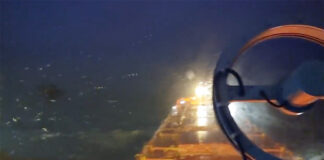 VIDEO – ASÍ SE VIVÍA ANOCHE LA SUDESTADA EN EL RÍO DE LA PLATA DESDE UN BULK CARRIER DE 229 METROS DE ESLORA